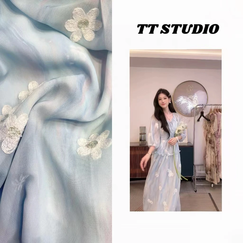 【TA】2025彩虹渐变刺绣法式收腰显瘦气质连衣裙25009