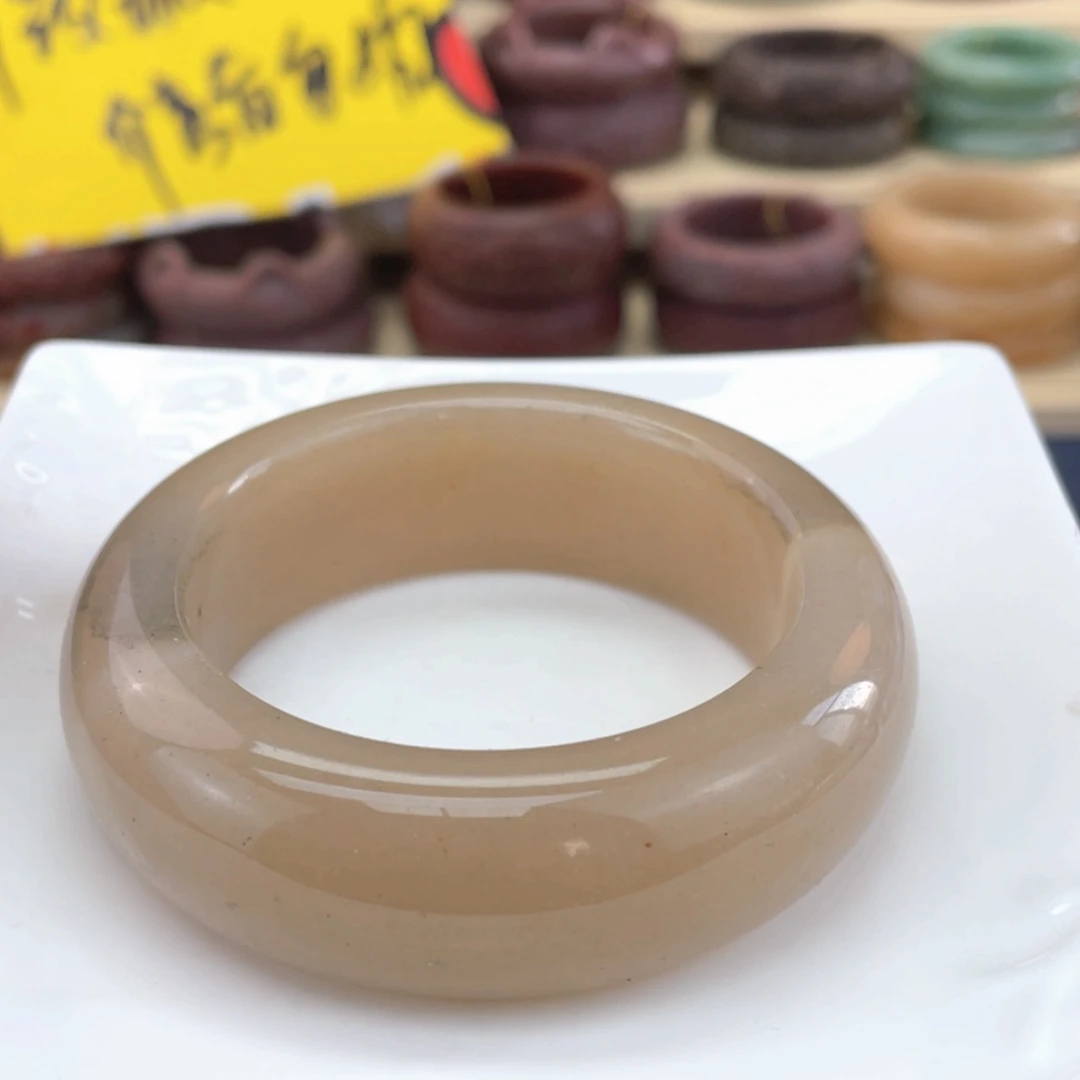 【闪购商品】石英质玉手镯未镶嵌