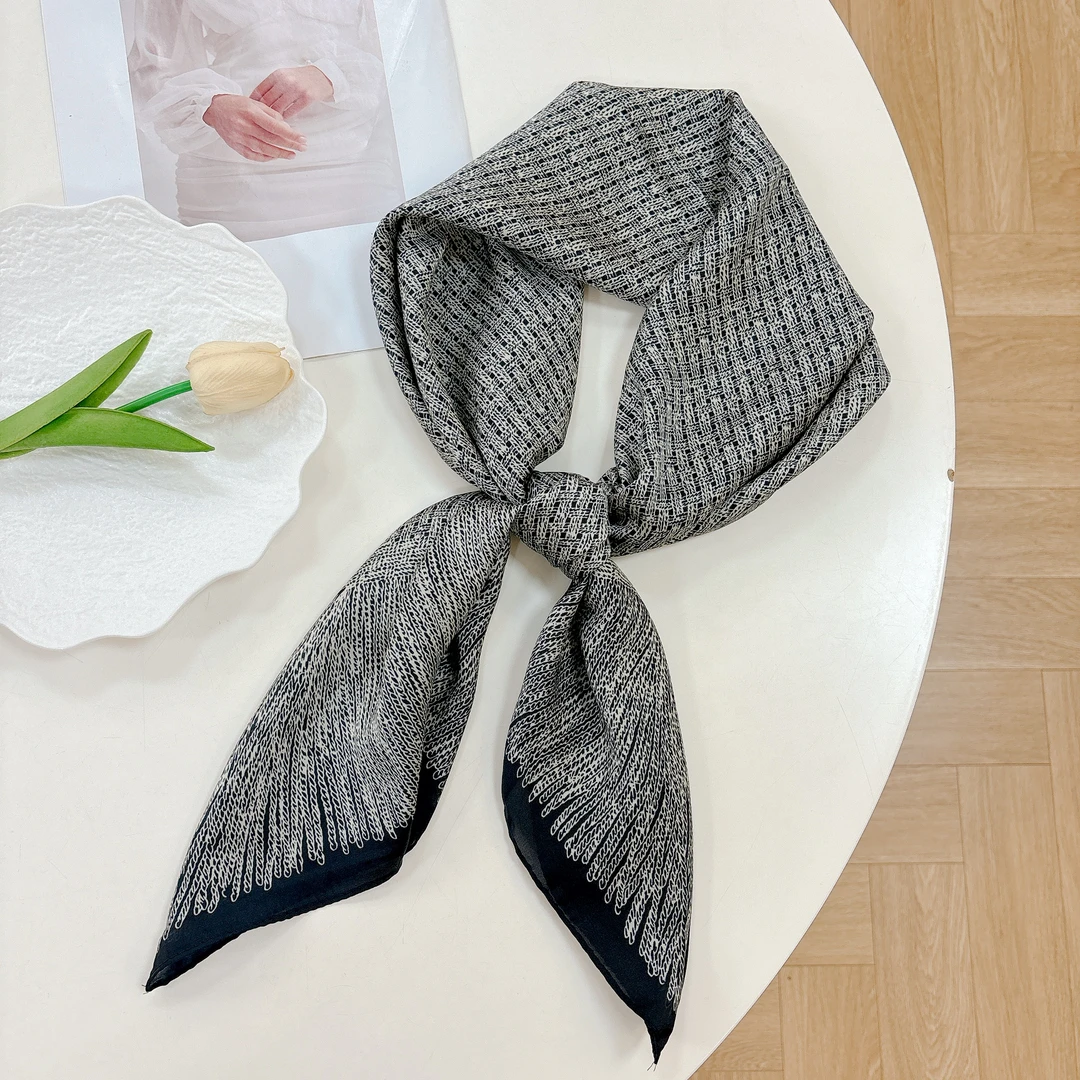 【小香灰】丽锦锻90x90尺寸透气百搭舒适精致丝巾