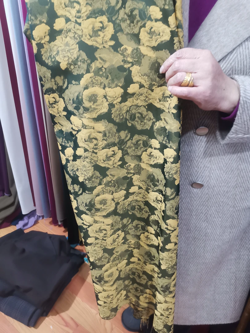 醋酸绿底金花1.5米面料