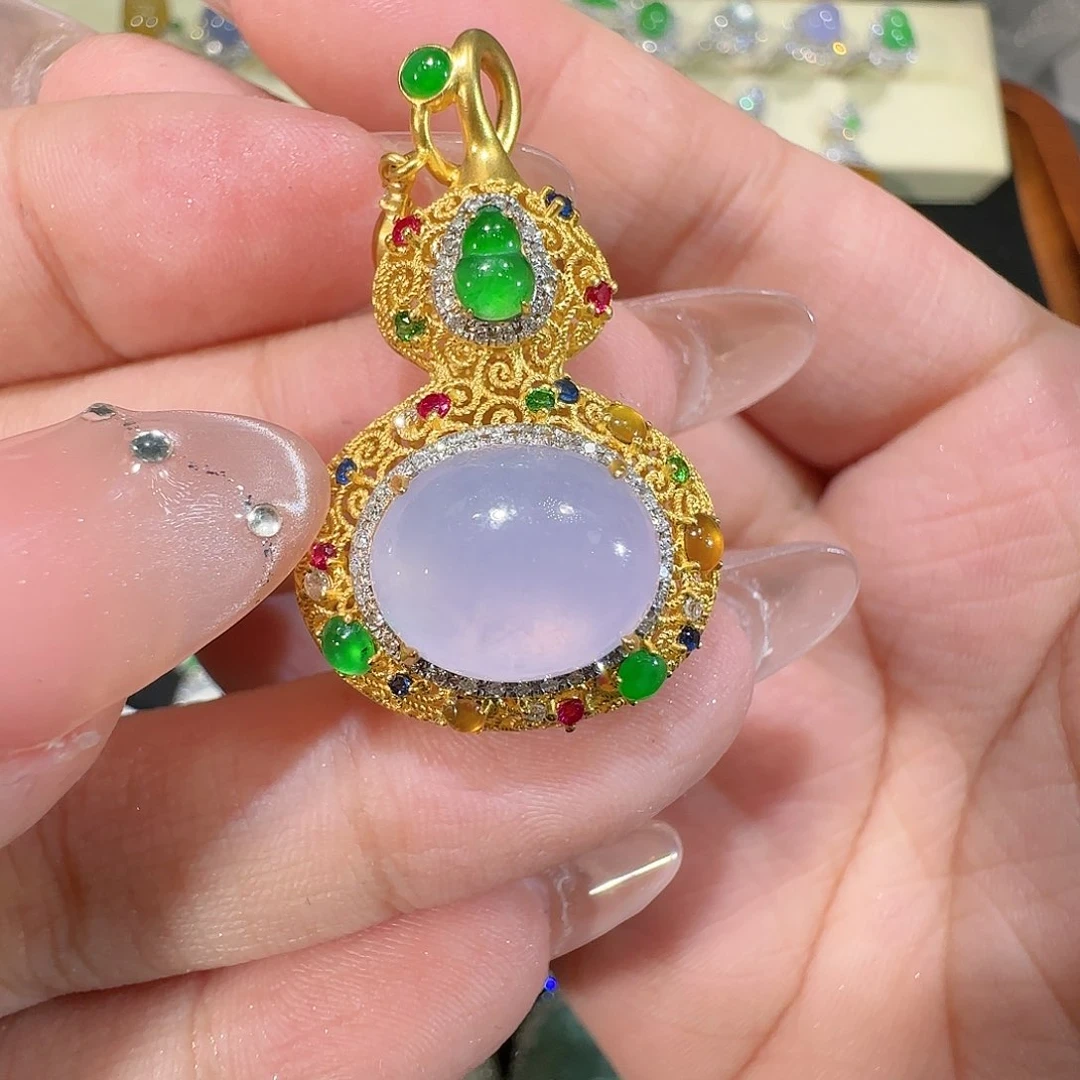 【闪购商品】颈饰18K金镶嵌翡翠