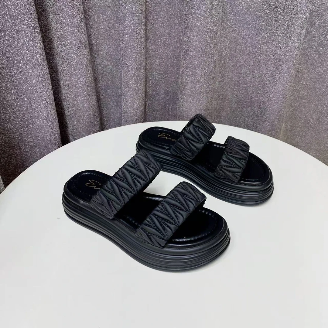 C6802  黑色  夏季时尚2025新款厚底露趾时装拖鞋