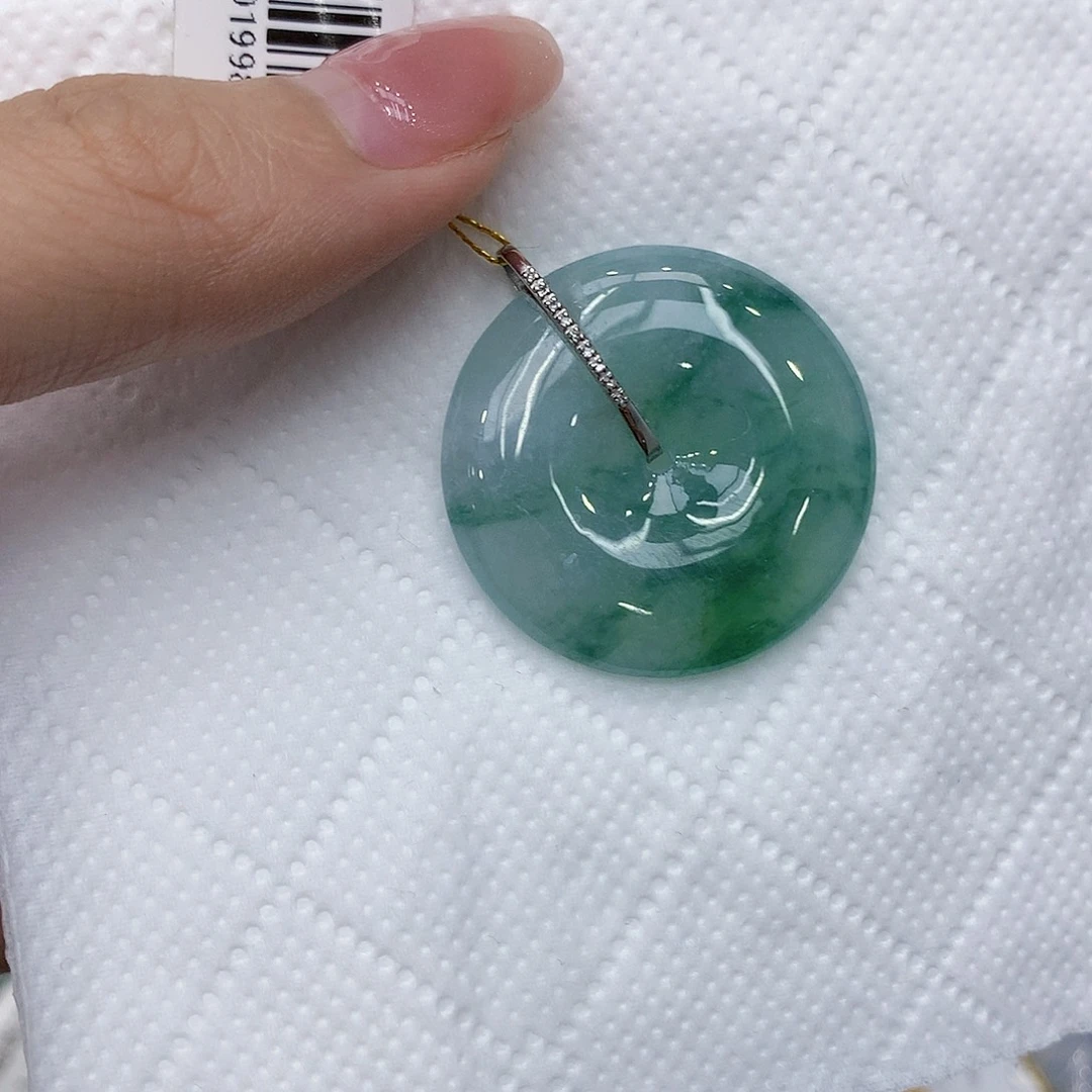 翡翠18K金镶嵌颈饰111111111
