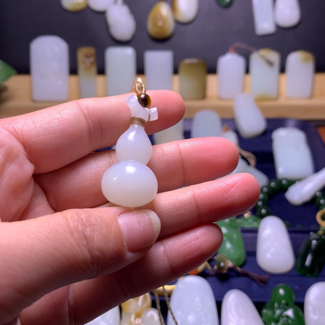 和田玉挂件未镶嵌