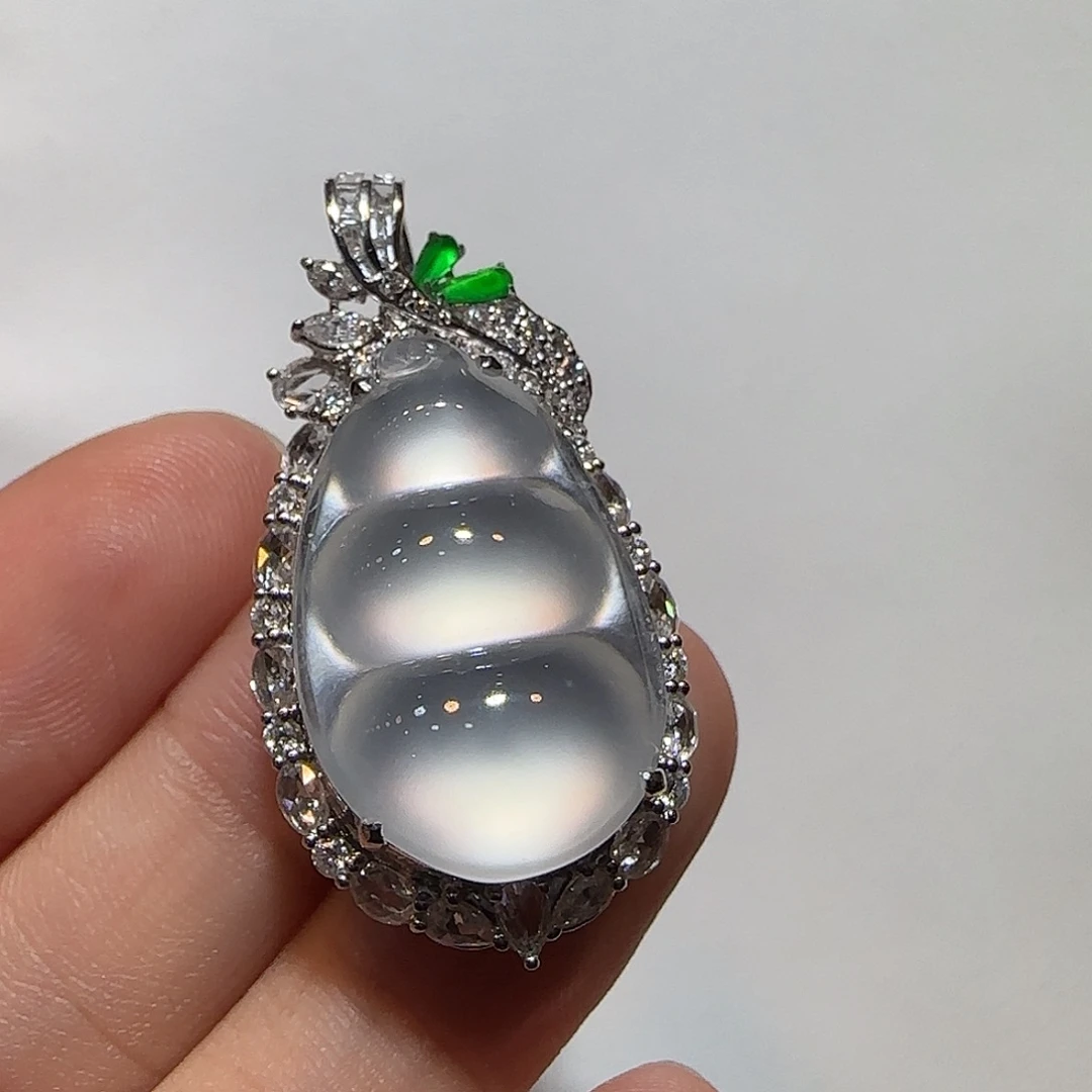 翡翠18K金镶嵌吊坠(不含链)福豆