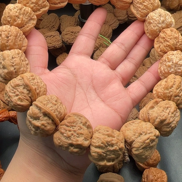 东***红文玩核桃吊坠6蛤蟆头