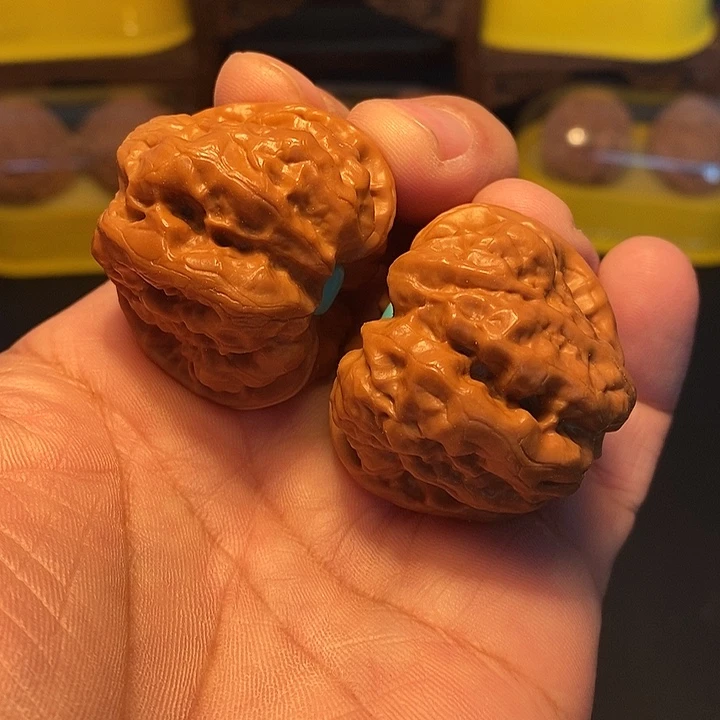 文玩核桃吊坠40尺，镶嵌蛤蟆头