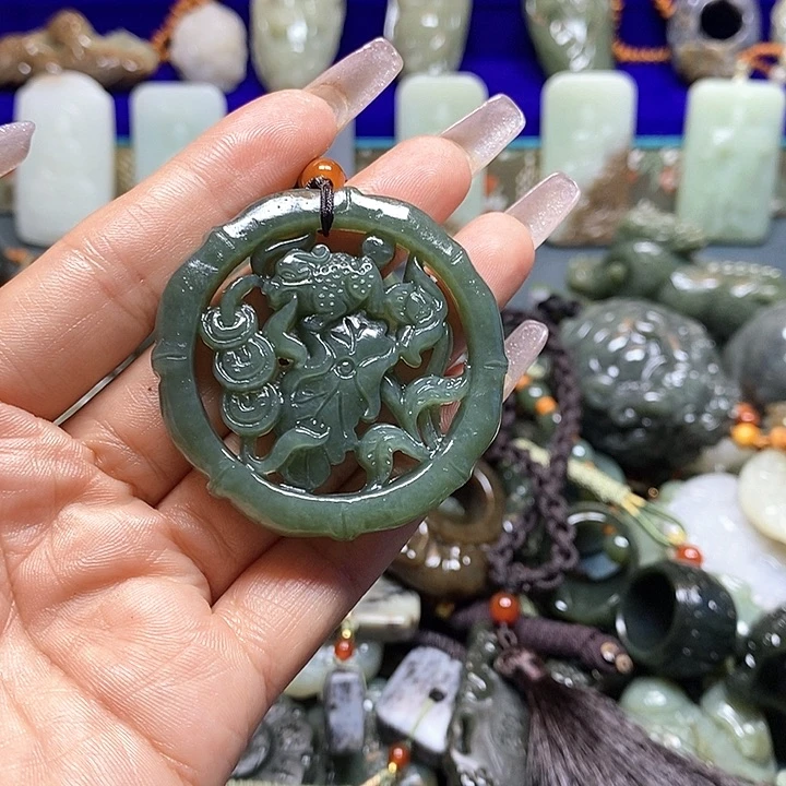 和田玉未镶嵌挂件