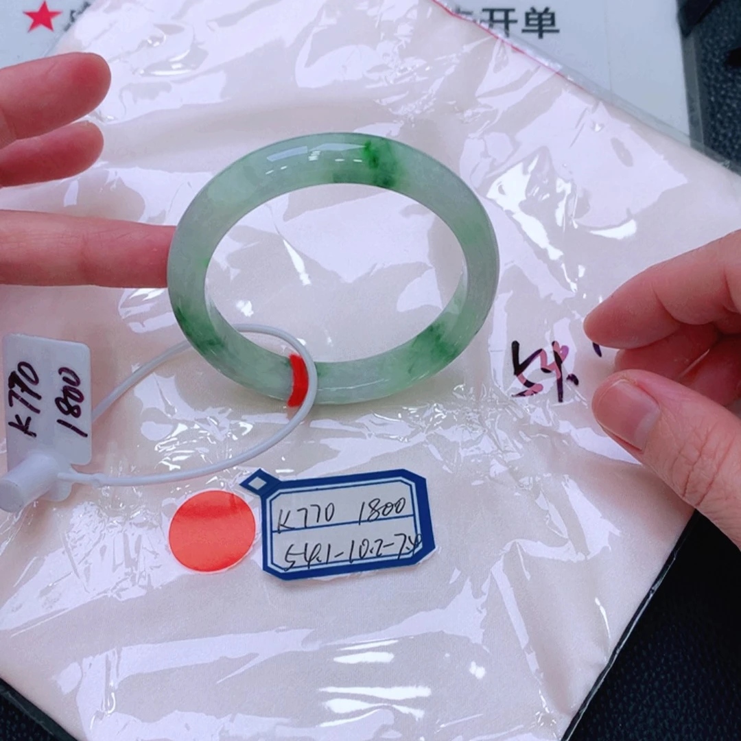 未镶嵌手镯翡翠缅甸翡翠手镯