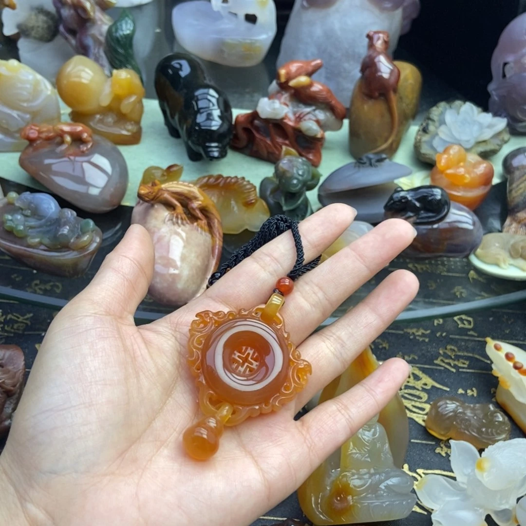 玛瑙/玉髓挂件未镶嵌龙*