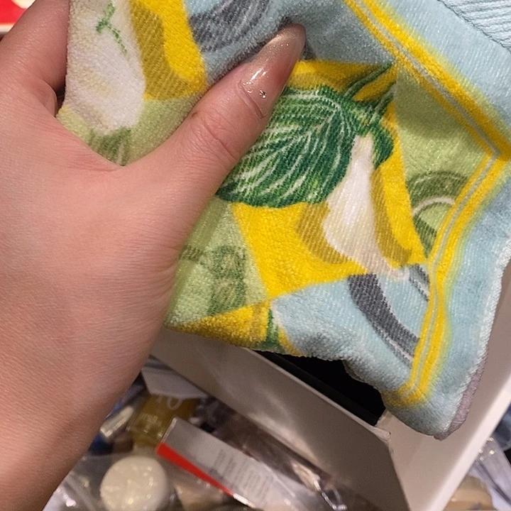 H***H花岗石铁合金中古香水沐浴露持久留