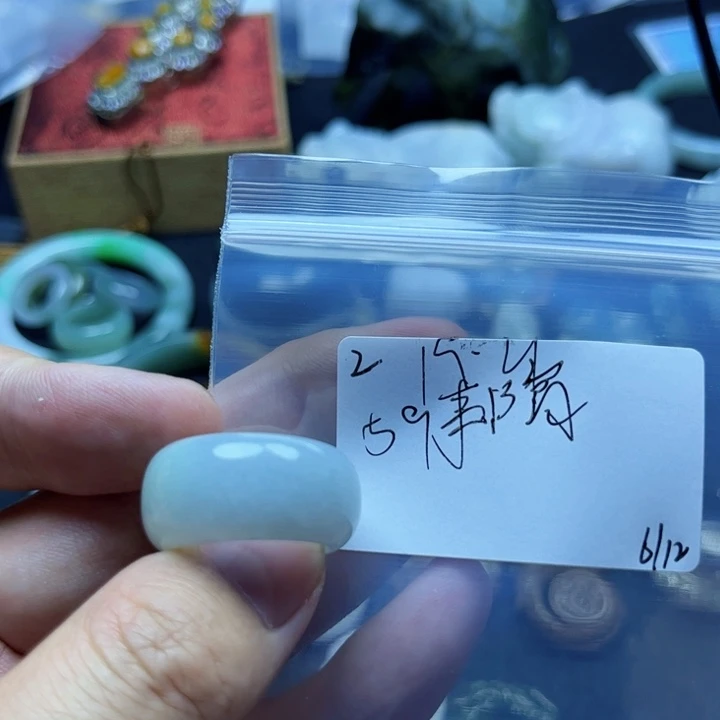 事***年翡翠戒指未镶嵌翡翠