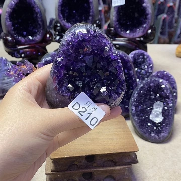 未镶嵌水晶大型摆件（非配饰）