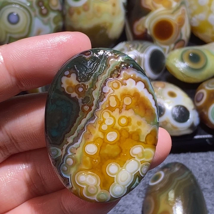 玛瑙/玉髓未镶嵌珠宝奇石125