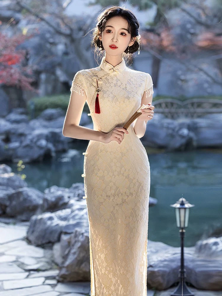 新中式旗袍订婚日常夏季2025年新款香槟色性感连衣裙年轻款女改良