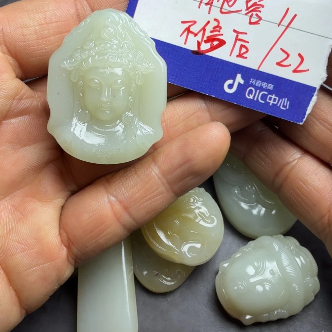 和田玉颈饰未镶嵌朱*