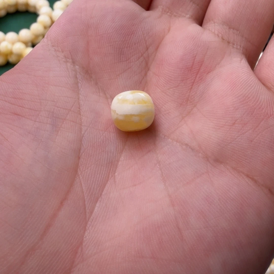 琥珀裸石未镶嵌一**好天然蜜蜡
