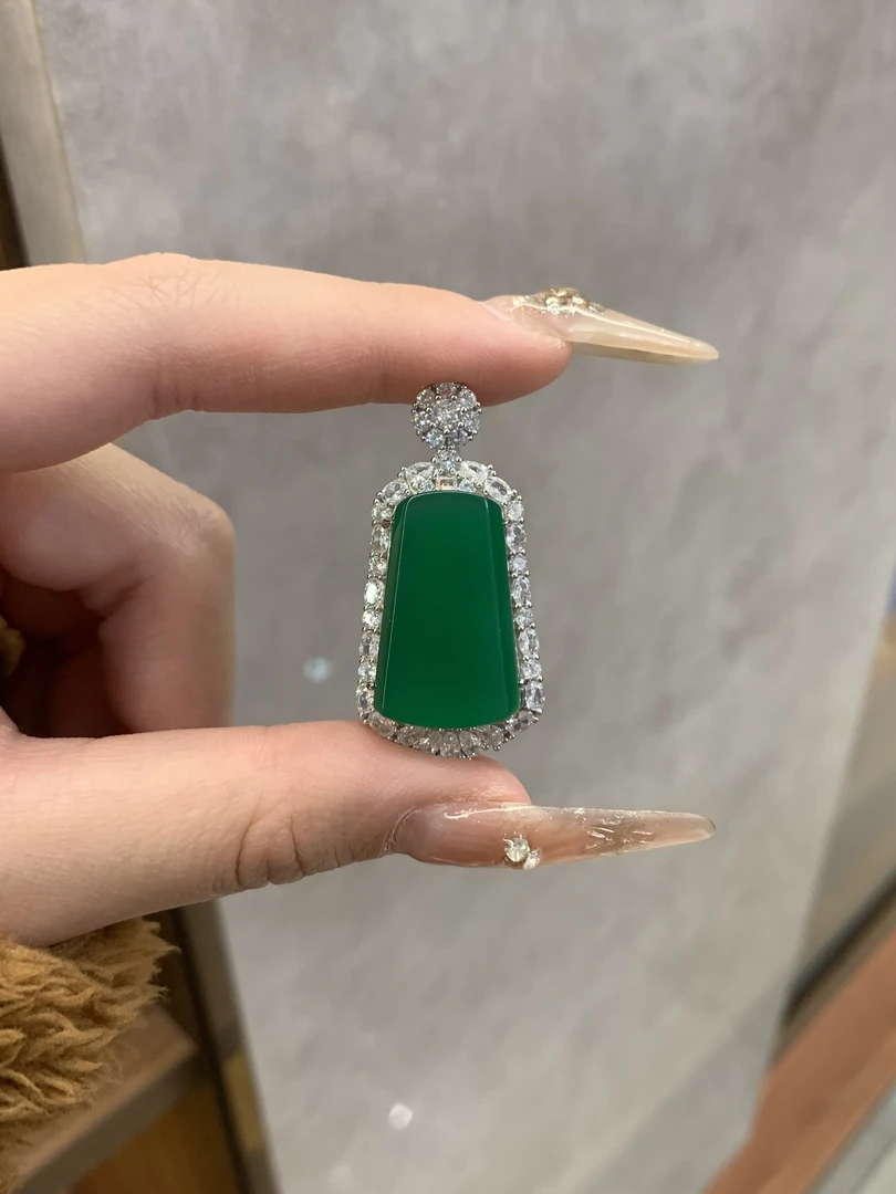 玉髓无事牌S925镶嵌吊坠