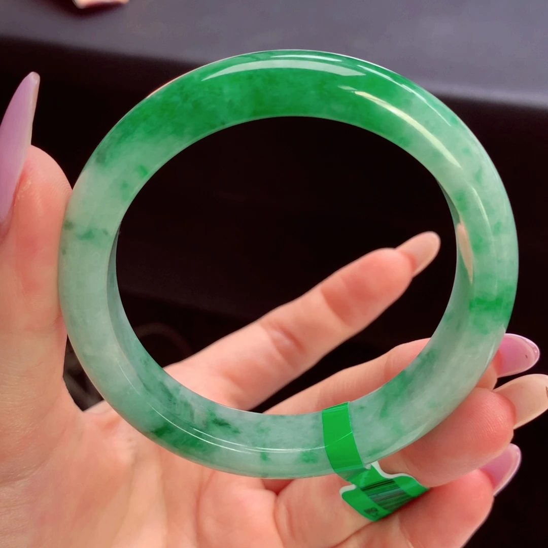 翡翠未镶嵌手镯翡翠