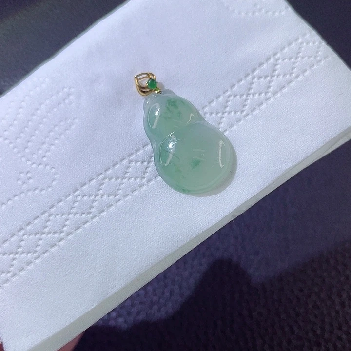 翡翠颈饰18K金镶嵌翡翠