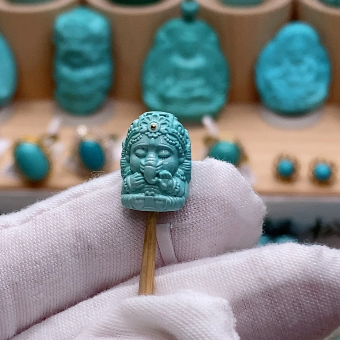 绿松石未镶嵌珠宝奇石