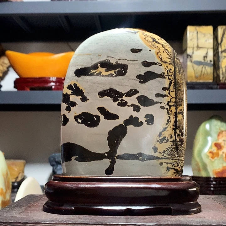 石材宽15厘米高18厘米