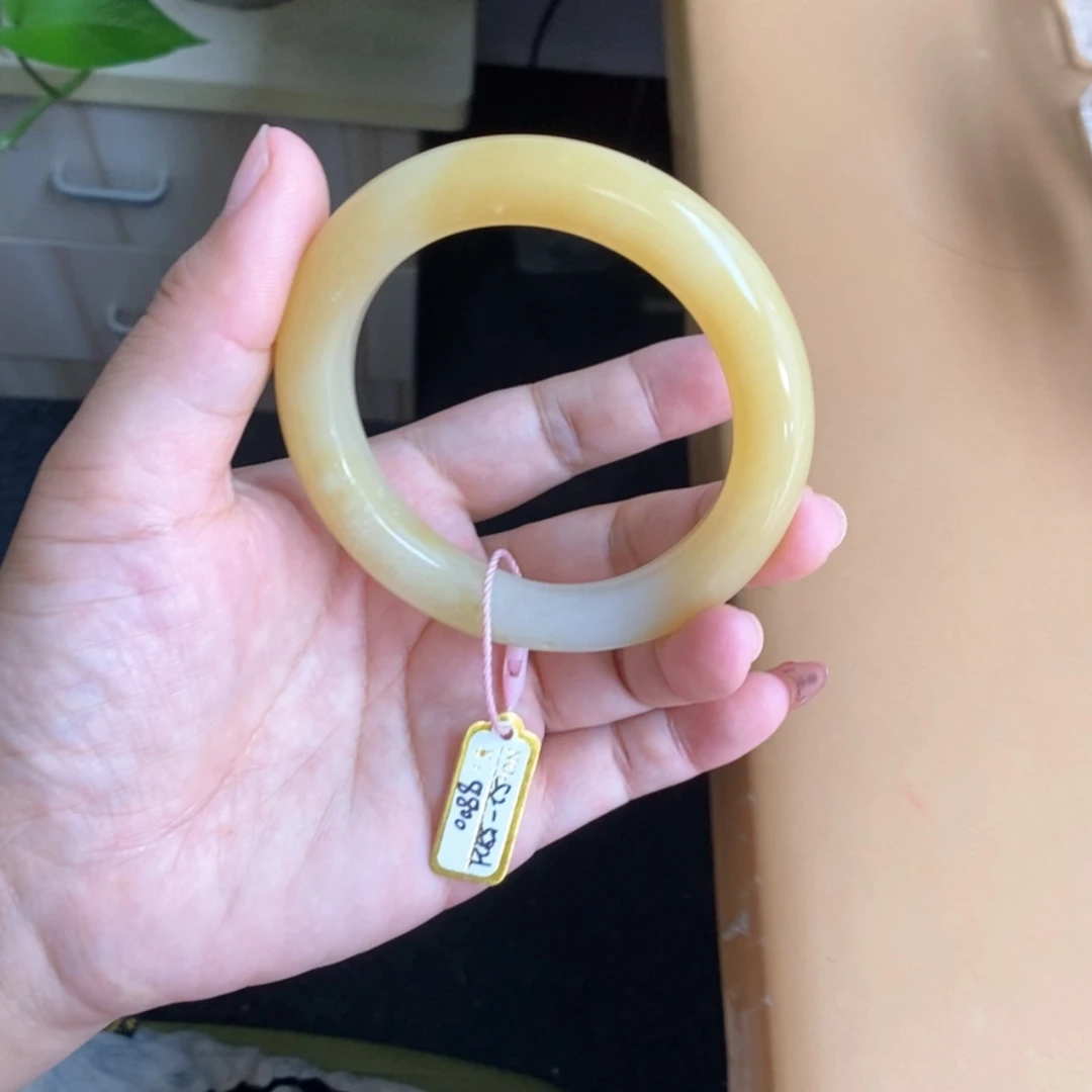 【闪购商品】未镶嵌手镯和田玉且末 金山  艳糖白手镯