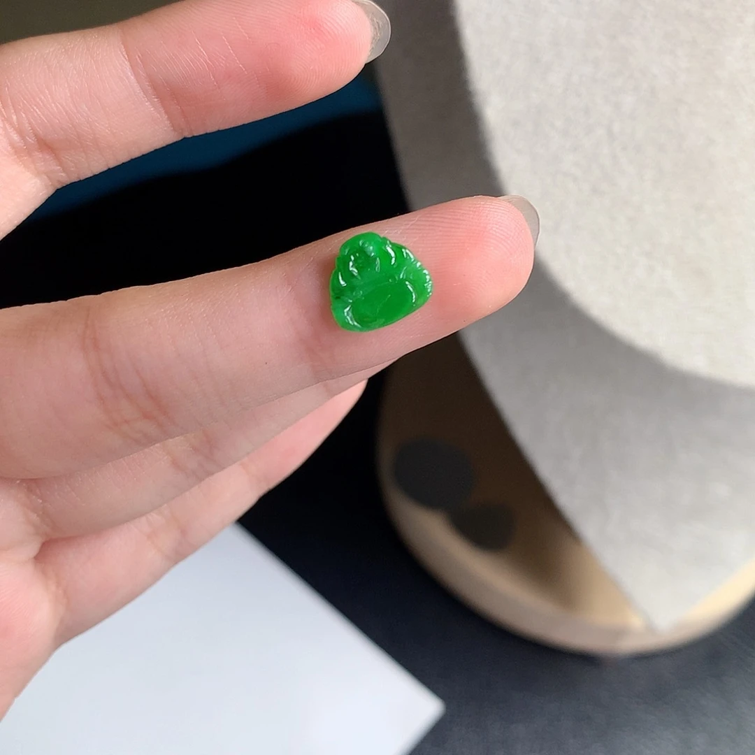 翡翠裸石缅甸天然A货翡翠阳绿佛公
