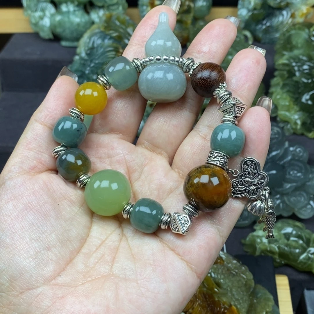 加***林蛇纹石玉未镶嵌颈饰