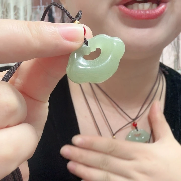 石英质玉未镶嵌颈饰东陵玉锁