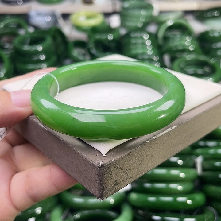 未镶嵌手镯和田玉（碧玉）