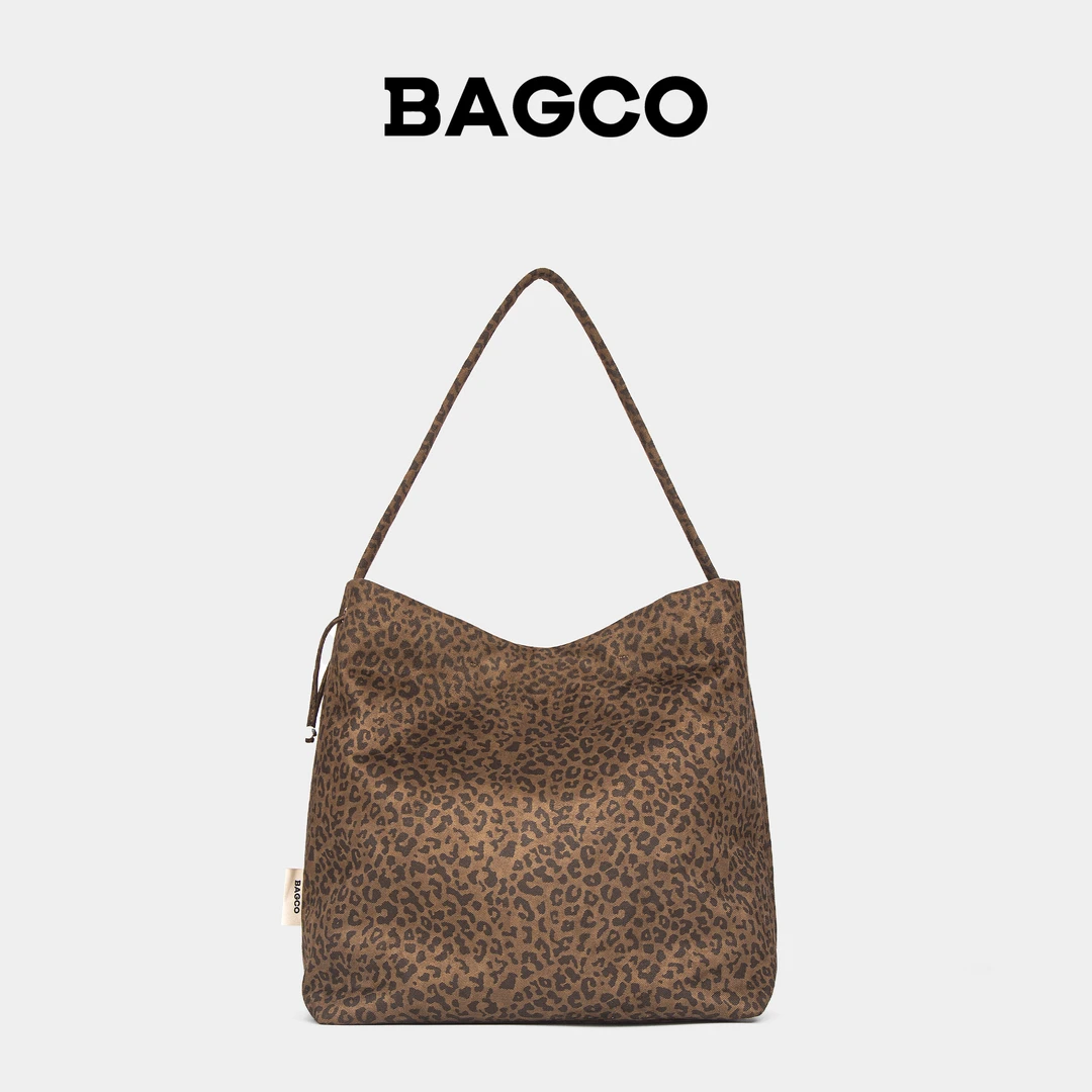 BAGCO“出走包”超大容量袋口可调节通勤单肩水桶包