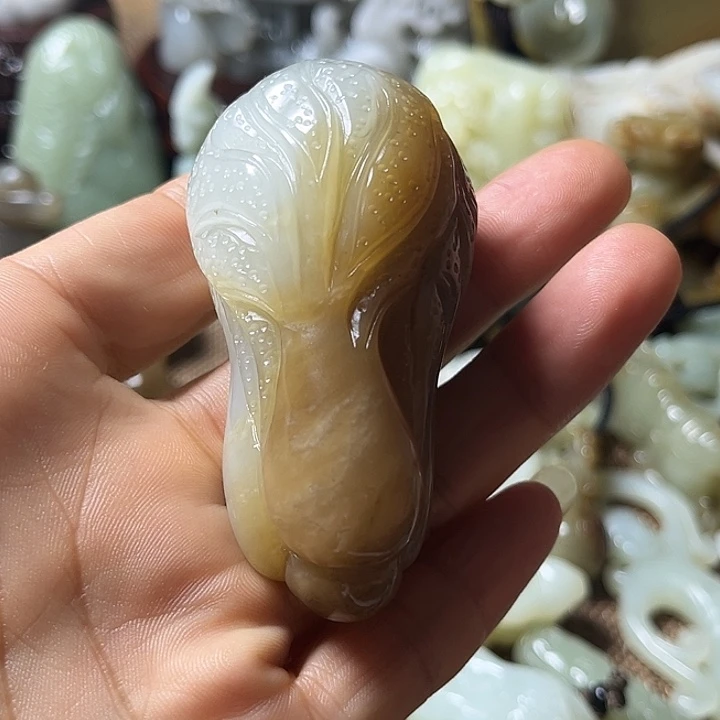 和田玉（黄玉）未镶嵌颈饰