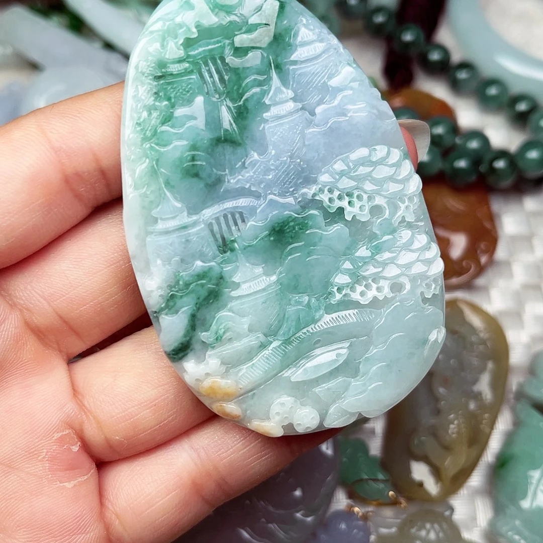 翡翠挂件未镶嵌翡翠