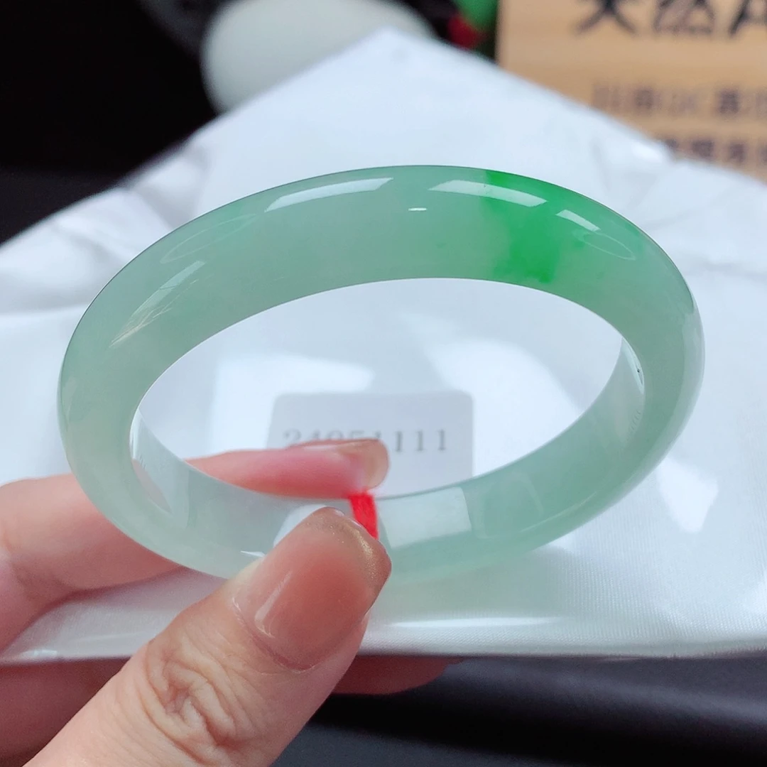 未镶嵌手镯（贵妃镯）翡翠天然a货翡翠