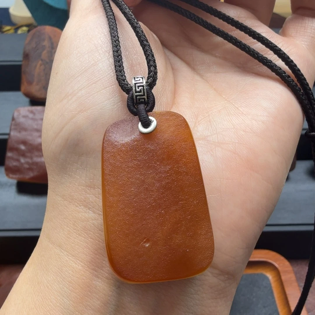 琥珀吊坠(赠链)未镶嵌