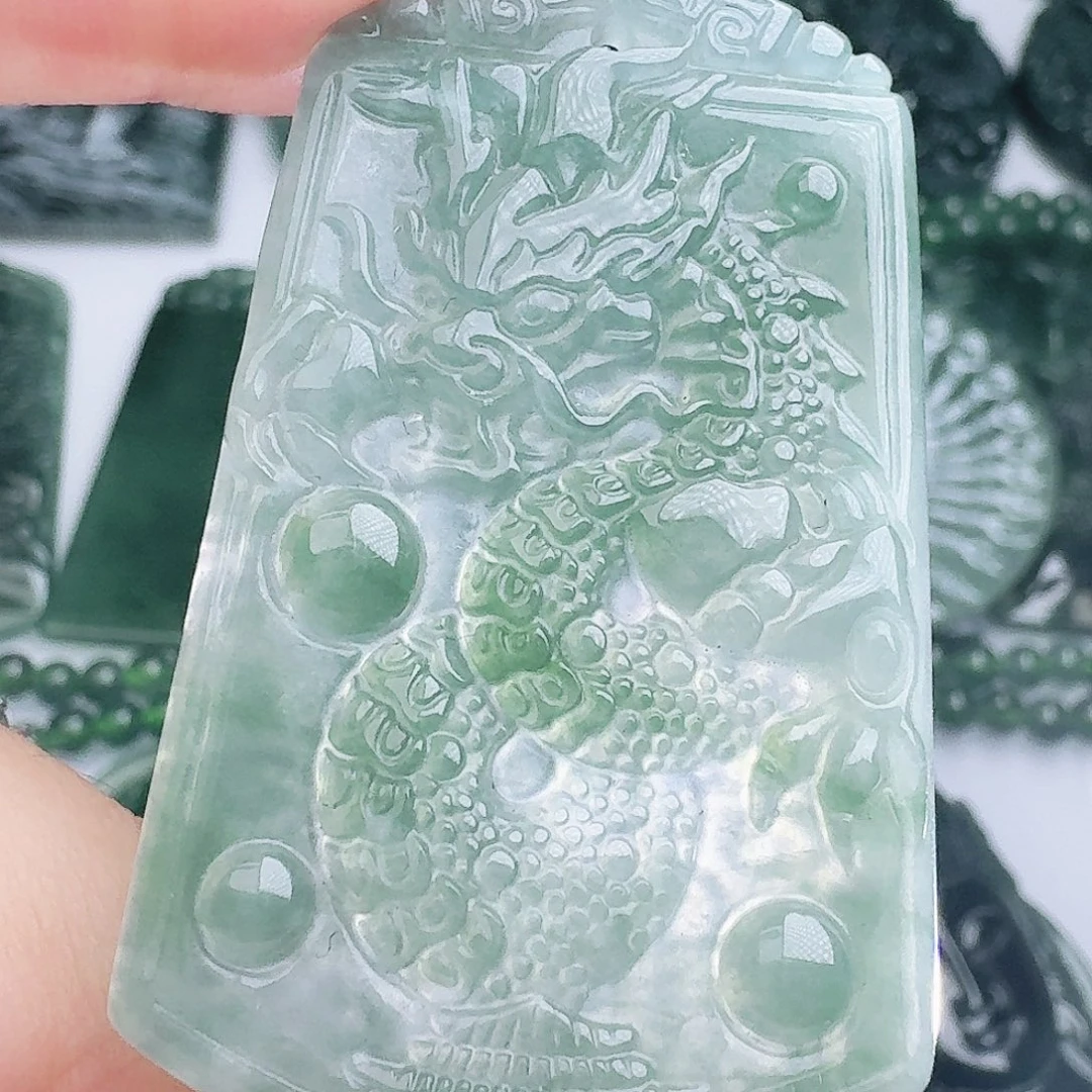 翡翠未镶嵌颈饰天然的A货翡翠多样性发其一