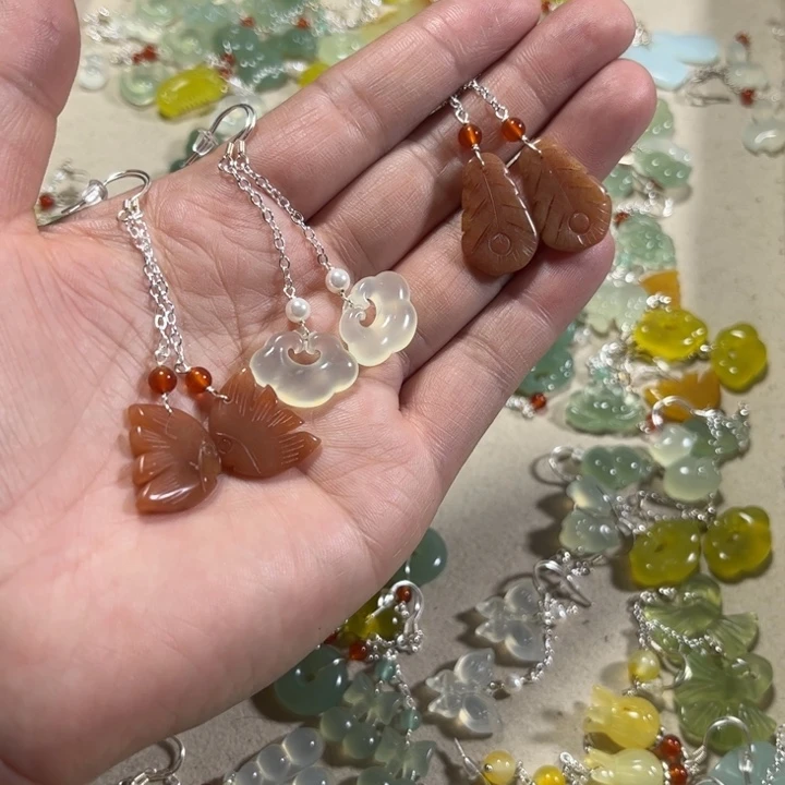 蛇纹石玉耳饰未镶嵌