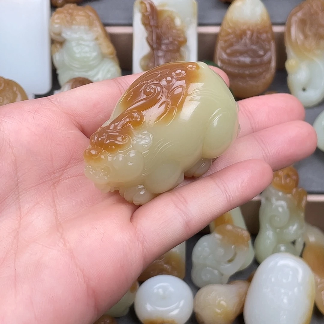 冬***夜和田玉未镶嵌颈饰