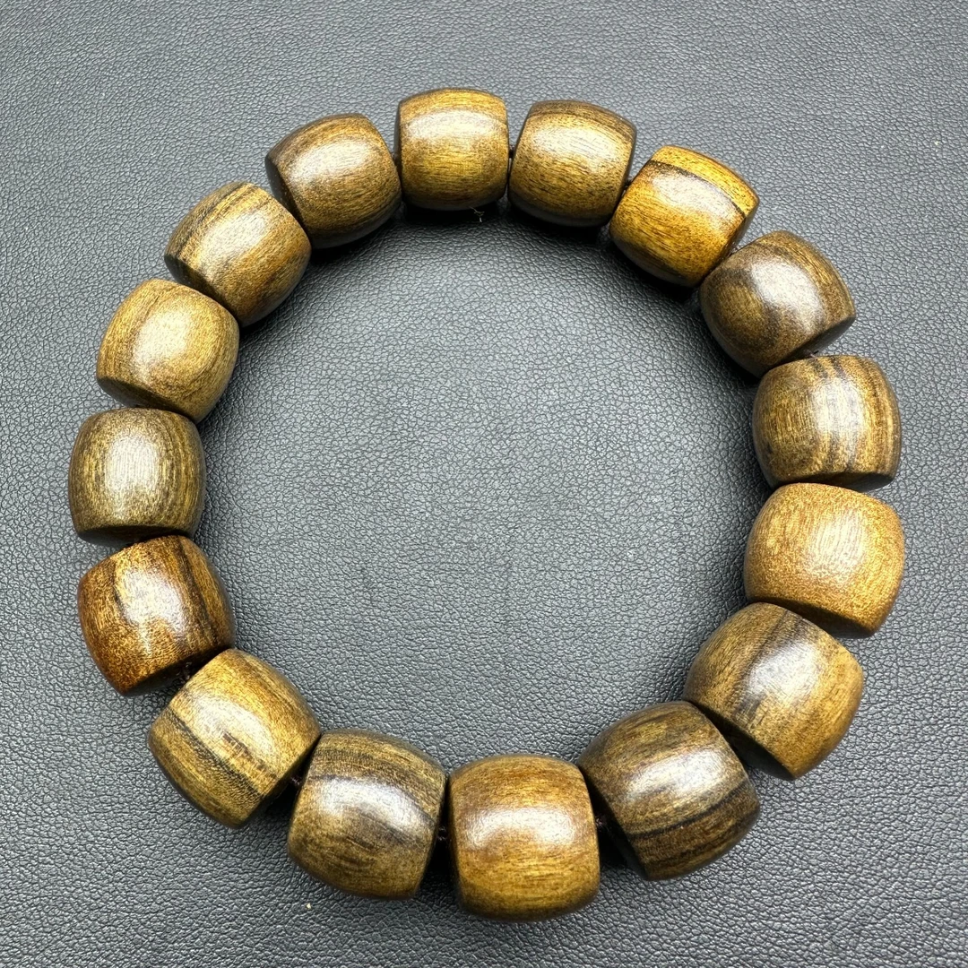 A611沉木桶珠手串