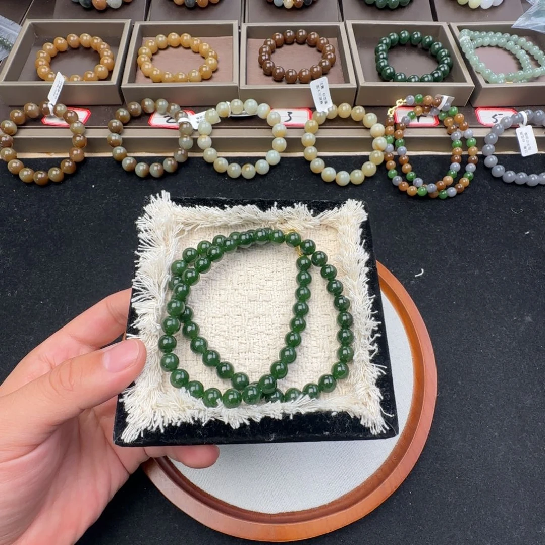 和田玉未镶嵌手链卡8菠菜绿女神链无黑点，69