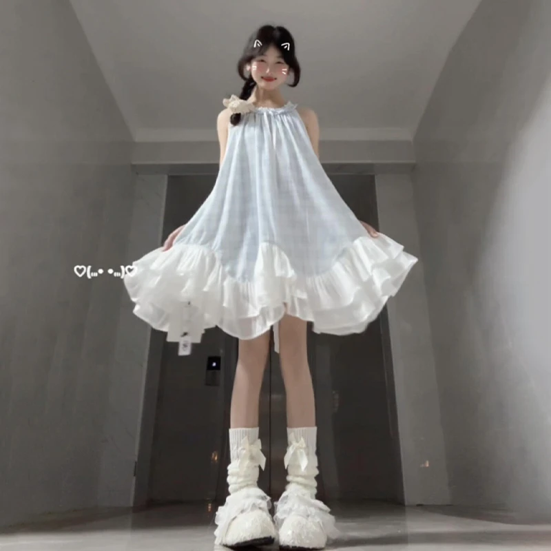 蓝色格纹吊带无袖挂脖连衣裙子女夏季2025新款法式气质荷叶边短裙