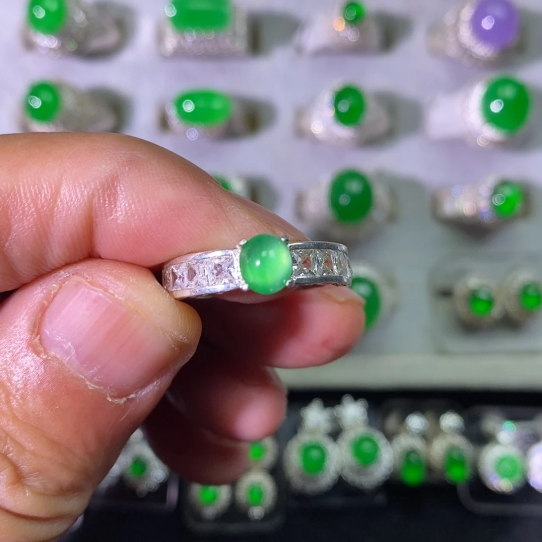 翡翠未镶嵌戒指戒指