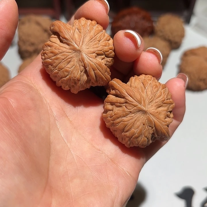 ****海大叶紫檀（黑酸枝木类）文玩核桃磨盘一对，练手