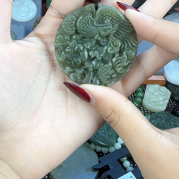 颈饰未镶嵌和田玉