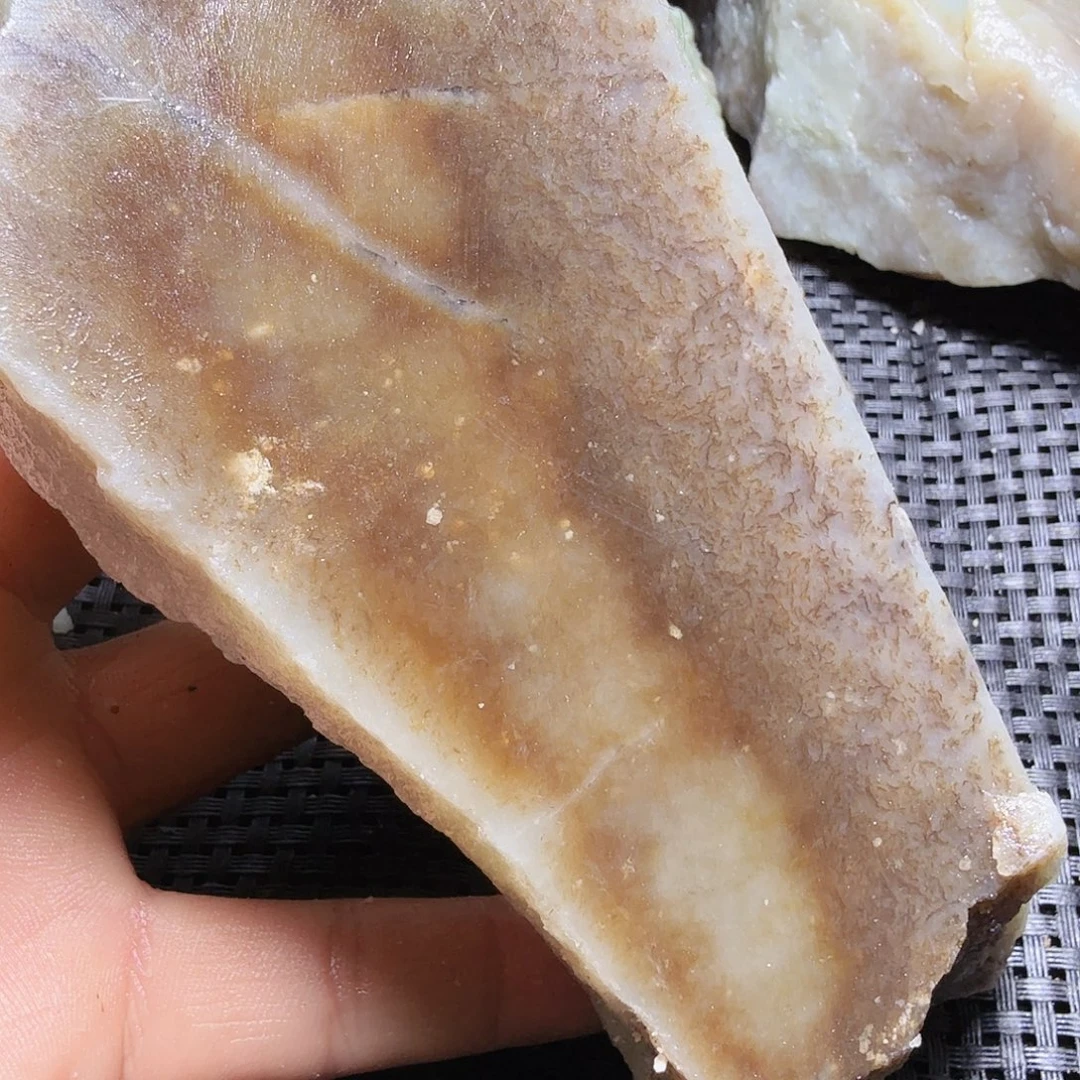 和田玉（糖玉）未镶嵌珠宝半成品