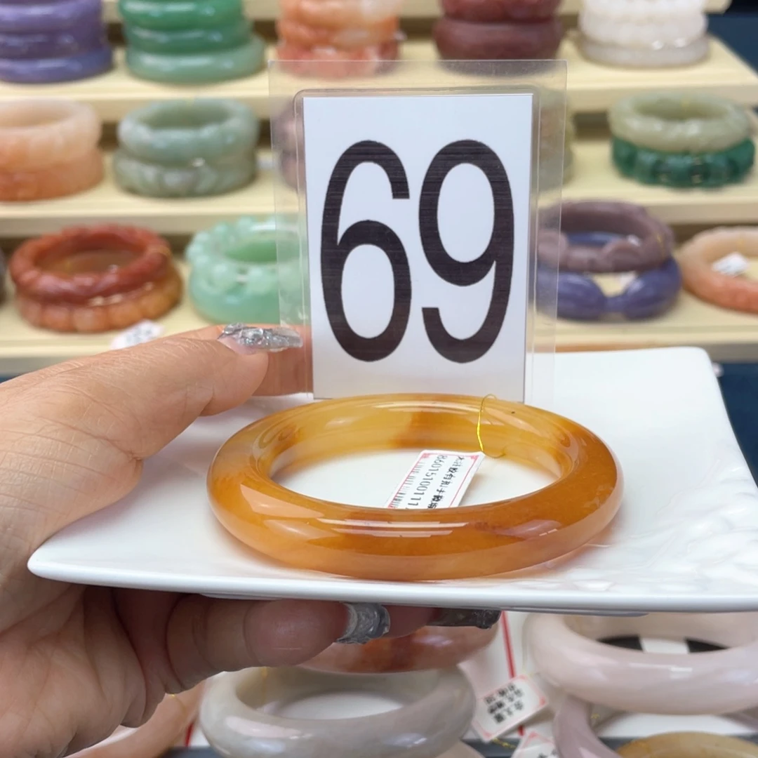 石英质玉未镶嵌手镯