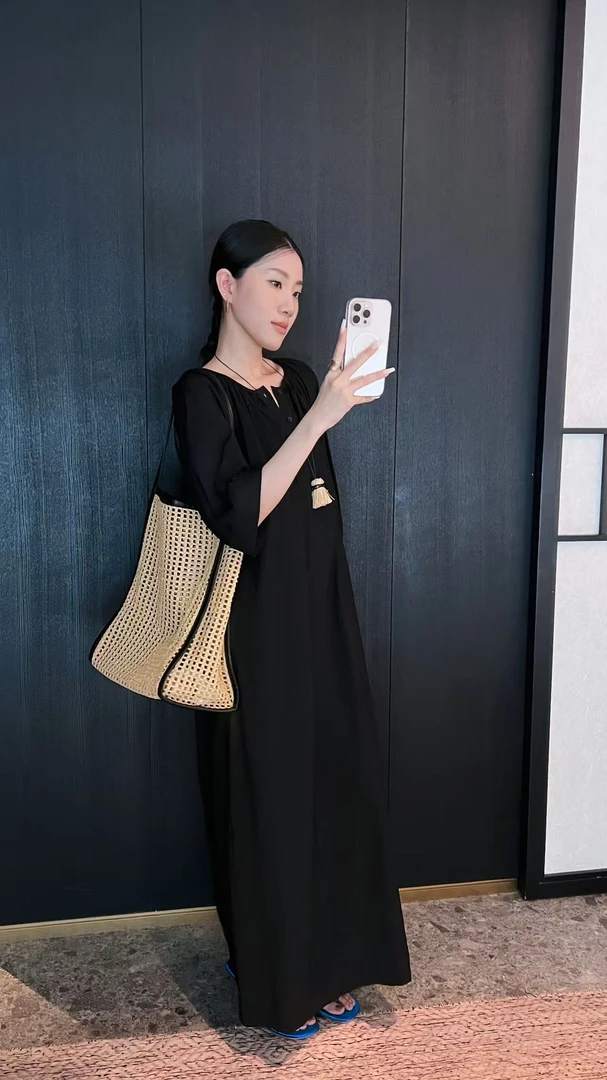 福秒-敲显薄的～小扣子中袖经典连衣裙 （657R0059#）VRNCEWEI