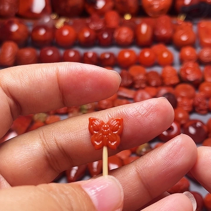 南红玛瑙未镶嵌配饰蝴蝶背云12.2mm