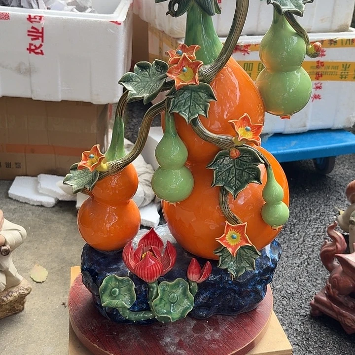 朱***有机玻璃陶瓷摆件